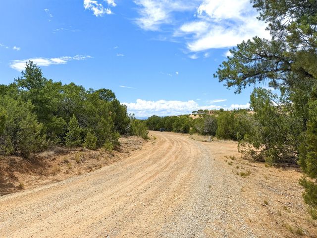 14 Camino Ladera, Santa Fe, NM 87506