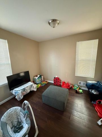 465 Norwood St 2, East Orange City, NJ 07018