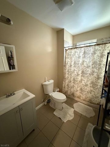 465 Norwood St 2, East Orange City, NJ 07018