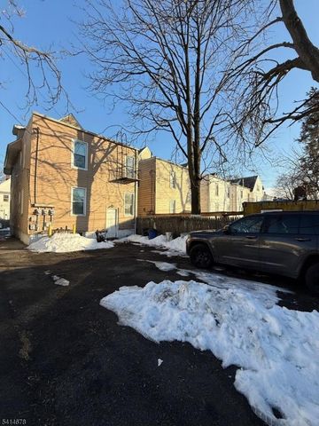 465 Norwood St 2, East Orange City, NJ 07018