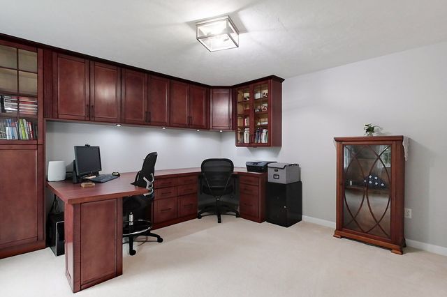 15 Hillside Dr, Townsend, MA 01469