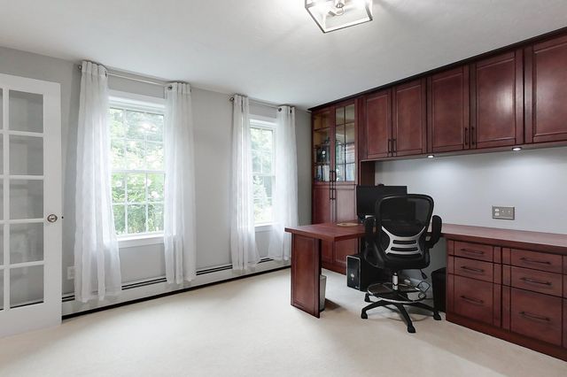 15 Hillside Dr, Townsend, MA 01469