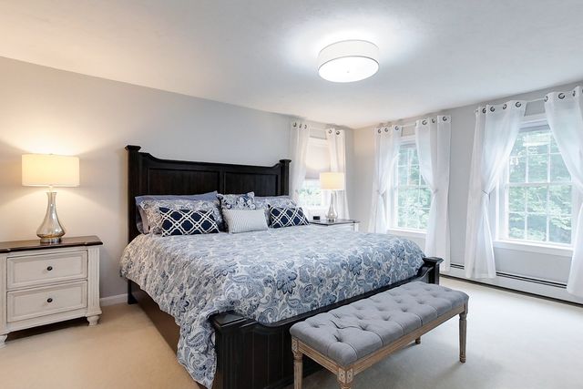 15 Hillside Dr, Townsend, MA 01469
