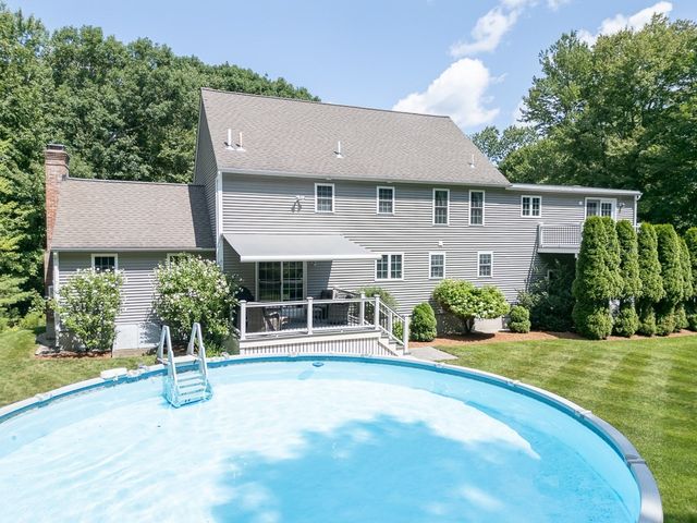 15 Hillside Dr, Townsend, MA 01469