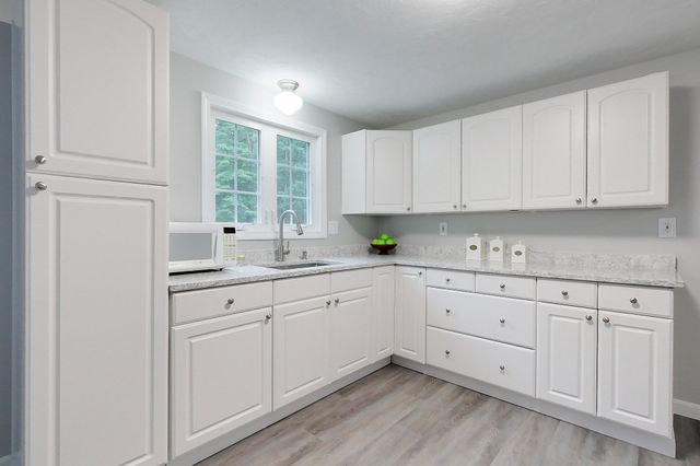 15 Hillside Dr, Townsend, MA 01469