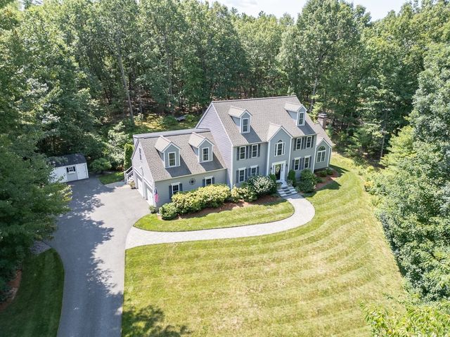 15 Hillside Dr, Townsend, MA 01469