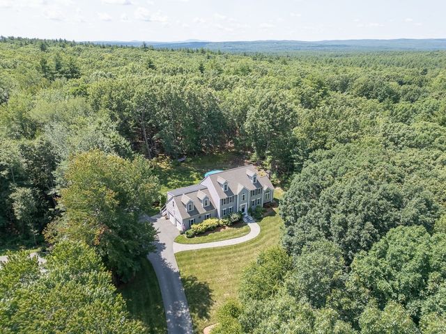 15 Hillside Dr, Townsend, MA 01469