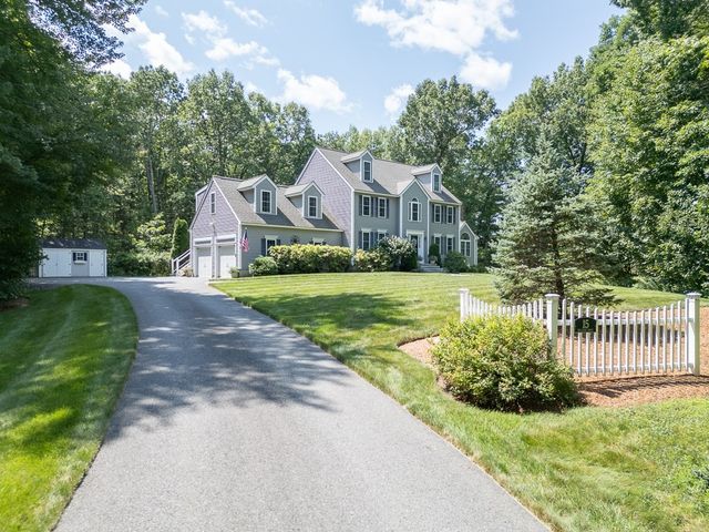 15 Hillside Dr, Townsend, MA 01469