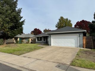 276 Candis Drive, Eagle Point, OR 97524