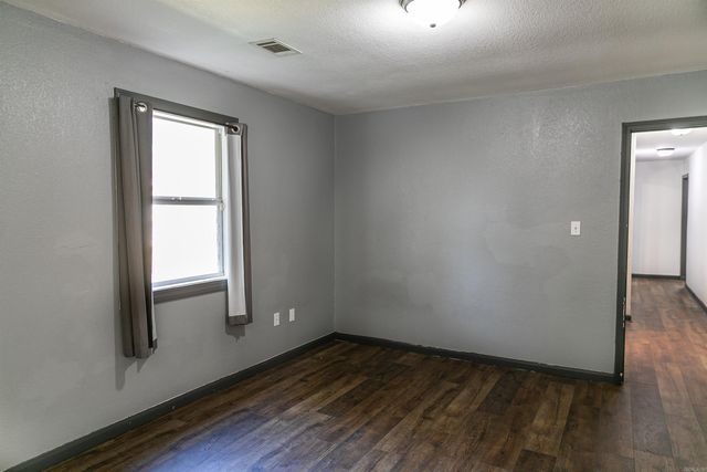 208 N 7th Avenue, Paragould, AR 72450