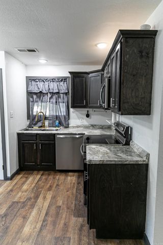 208 N 7th Avenue, Paragould, AR 72450