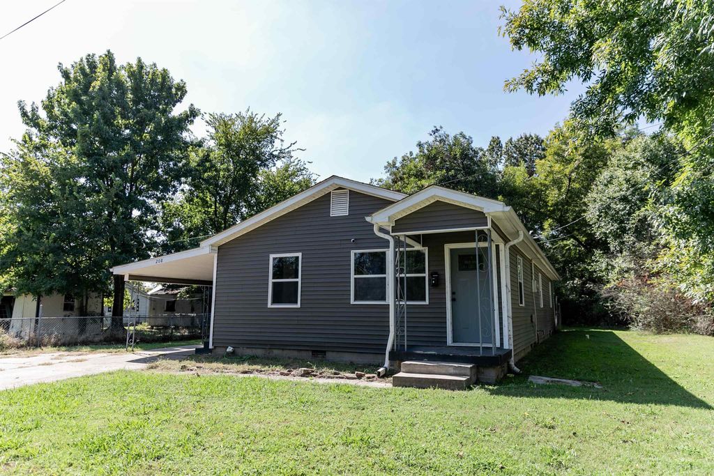 208 N 7th Avenue, Paragould, AR 72450