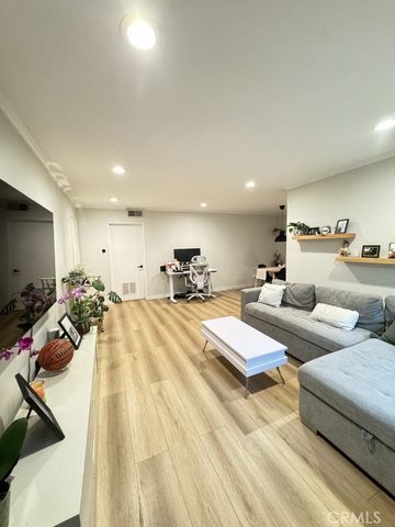 9950 Jordan Avenue 8, Chatsworth, CA 91311