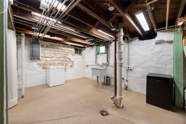 505 Forest Drive, Cedar Rapids, IA 52403