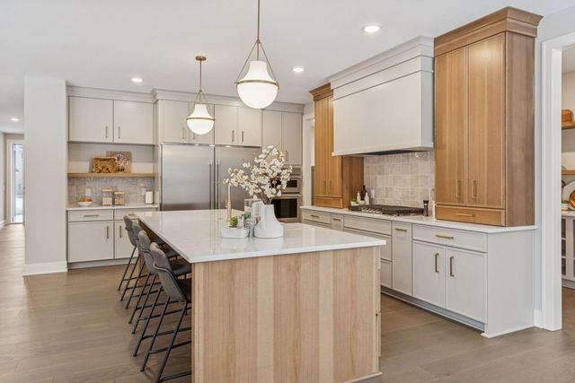 5821 Ashcroft Avenue, Edina, MN 55424