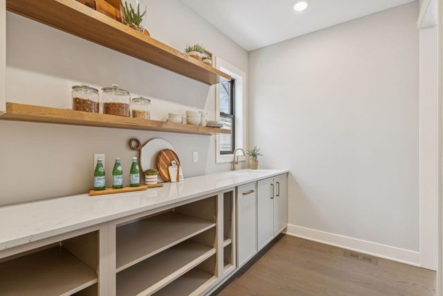 5821 Ashcroft Avenue, Edina, MN 55424