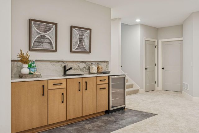 5821 Ashcroft Avenue, Edina, MN 55424