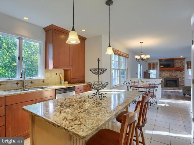 34 DONEGAL DR, Carlisle, PA 17013
