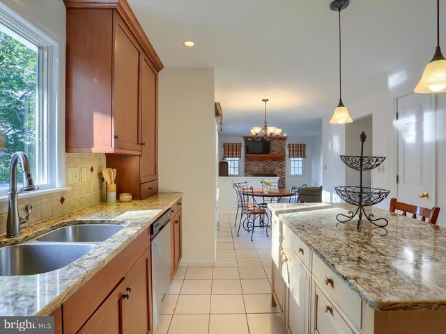 34 DONEGAL DR, Carlisle, PA 17013