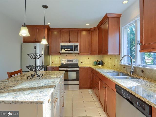 34 DONEGAL DR, Carlisle, PA 17013