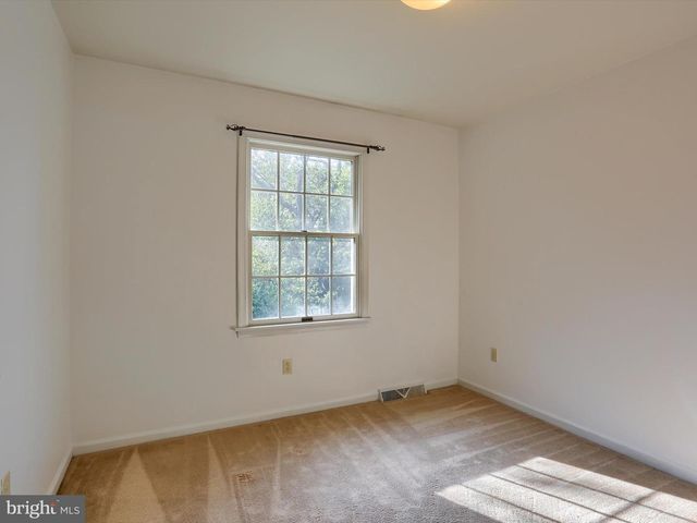 34 DONEGAL DR, Carlisle, PA 17013