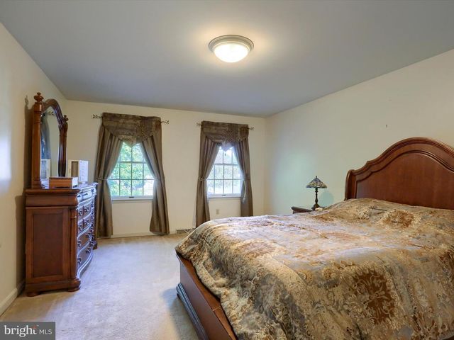 34 DONEGAL DR, Carlisle, PA 17013