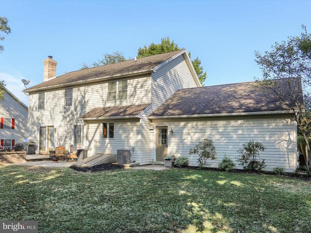 34 DONEGAL DR, Carlisle, PA 17013