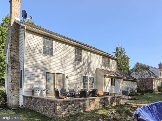34 DONEGAL DR, Carlisle, PA 17013