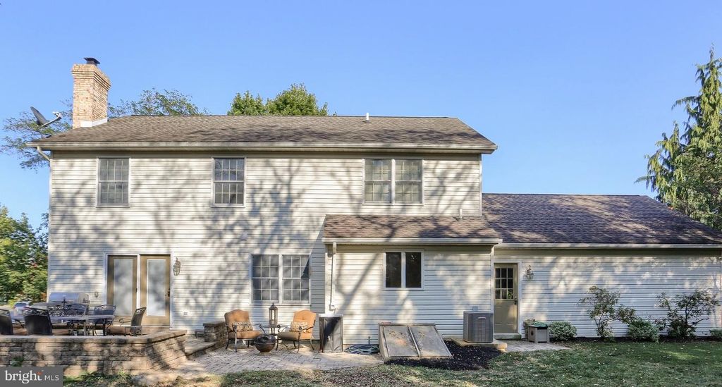 34 DONEGAL DR, Carlisle, PA 17013
