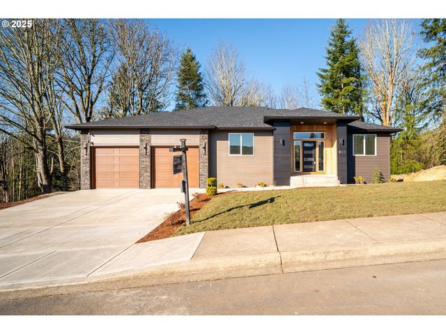 933 EDINBURGH Ct, Kelso, WA 98626