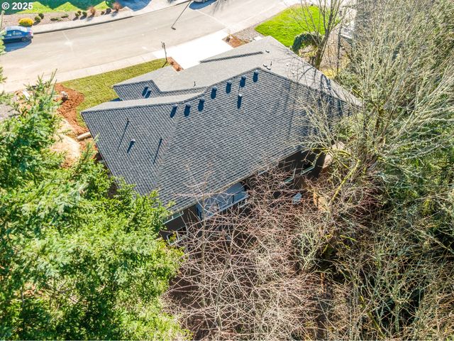933 EDINBURGH Ct, Kelso, WA 98626