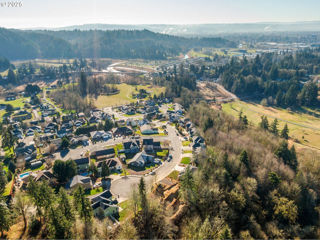 933 EDINBURGH Ct, Kelso, WA 98626