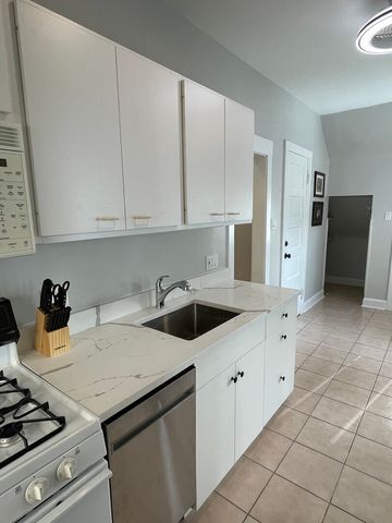 433 Wisconsin Avenue 3, Oak Park, IL 60302