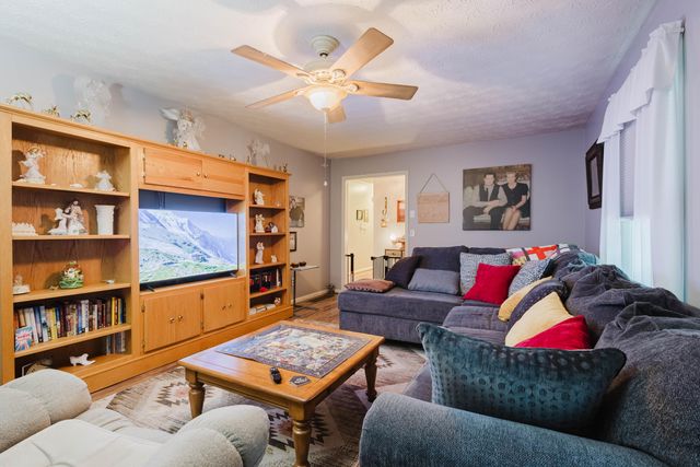 401 Haddix Street, Harrodsburg, KY 40330