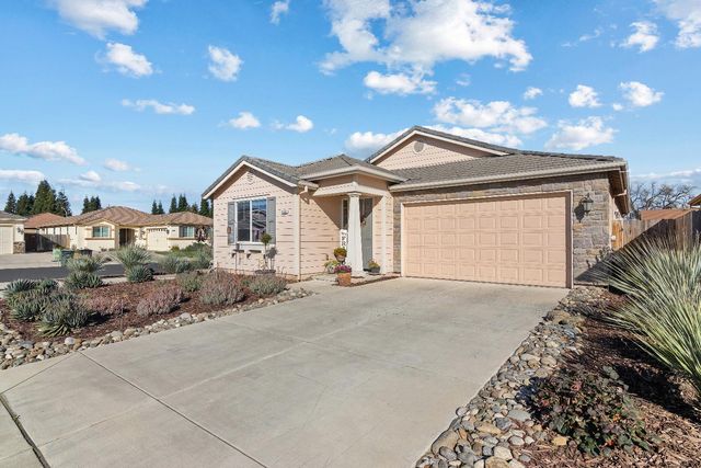 6544 Bowing Ct, Riverbank, CA 95367