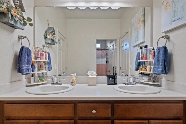 6544 Bowing Ct, Riverbank, CA 95367