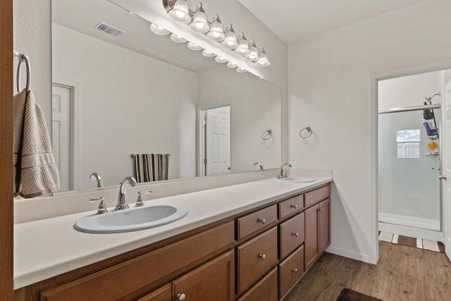 6544 Bowing Ct, Riverbank, CA 95367