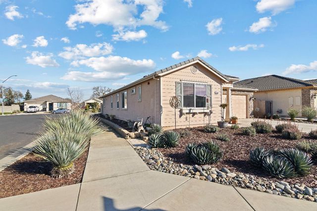 6544 Bowing Ct, Riverbank, CA 95367