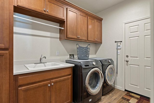 6544 Bowing Ct, Riverbank, CA 95367