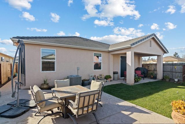 6544 Bowing Ct, Riverbank, CA 95367