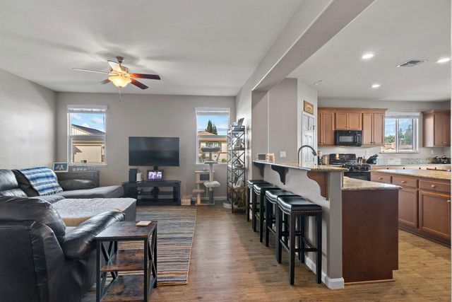 6544 Bowing Ct, Riverbank, CA 95367