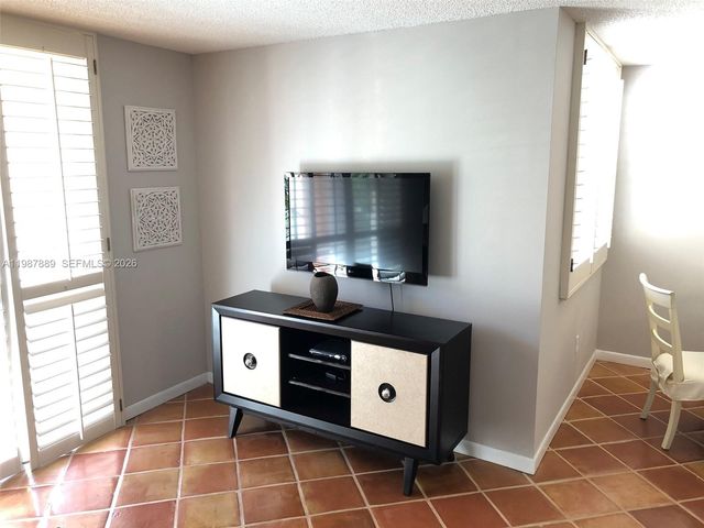 19901 E Country Club Dr 2206, Aventura, FL 33180