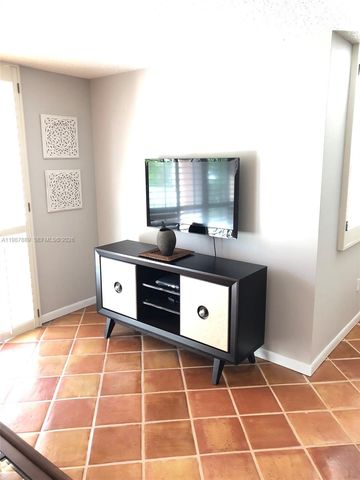 19901 E Country Club Dr 2206, Aventura, FL 33180