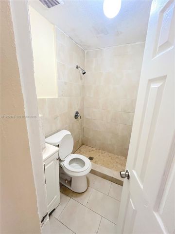 236 E 14th St B, Hialeah, FL 33010