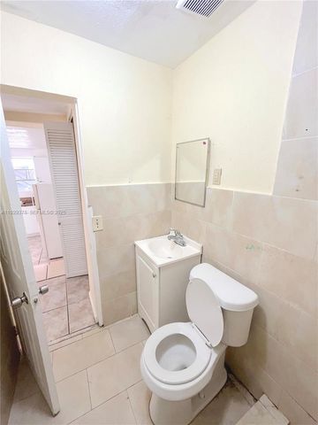 236 E 14th St B, Hialeah, FL 33010