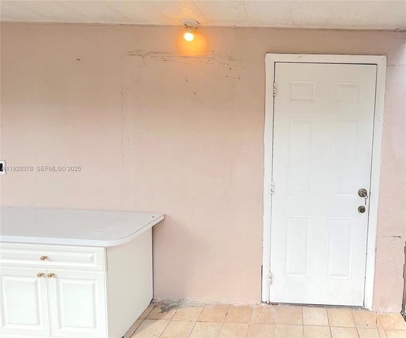 236 E 14th St B, Hialeah, FL 33010