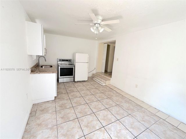 236 E 14th St B, Hialeah, FL 33010