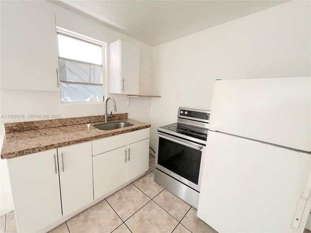 236 E 14th St B, Hialeah, FL 33010