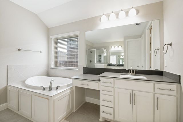 541 Windrow Lane, Waxahachie, TX 75165