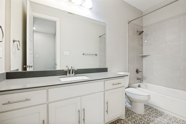 541 Windrow Lane, Waxahachie, TX 75165